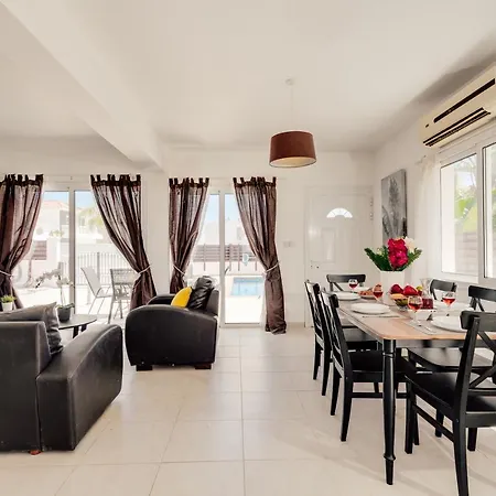 Vila Croeso Ayia Napa